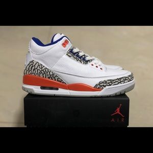Dead stock Jordan 3 Knicks